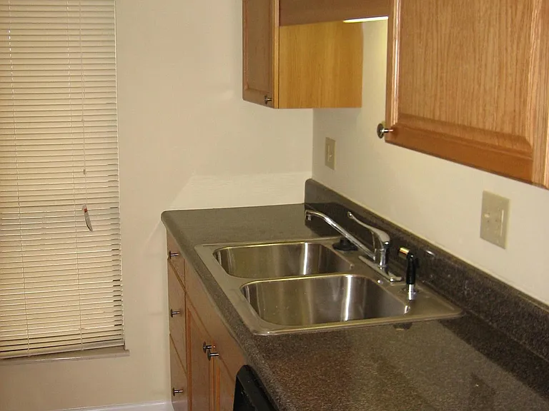 105 Cynthia Ln #B — Photo 6