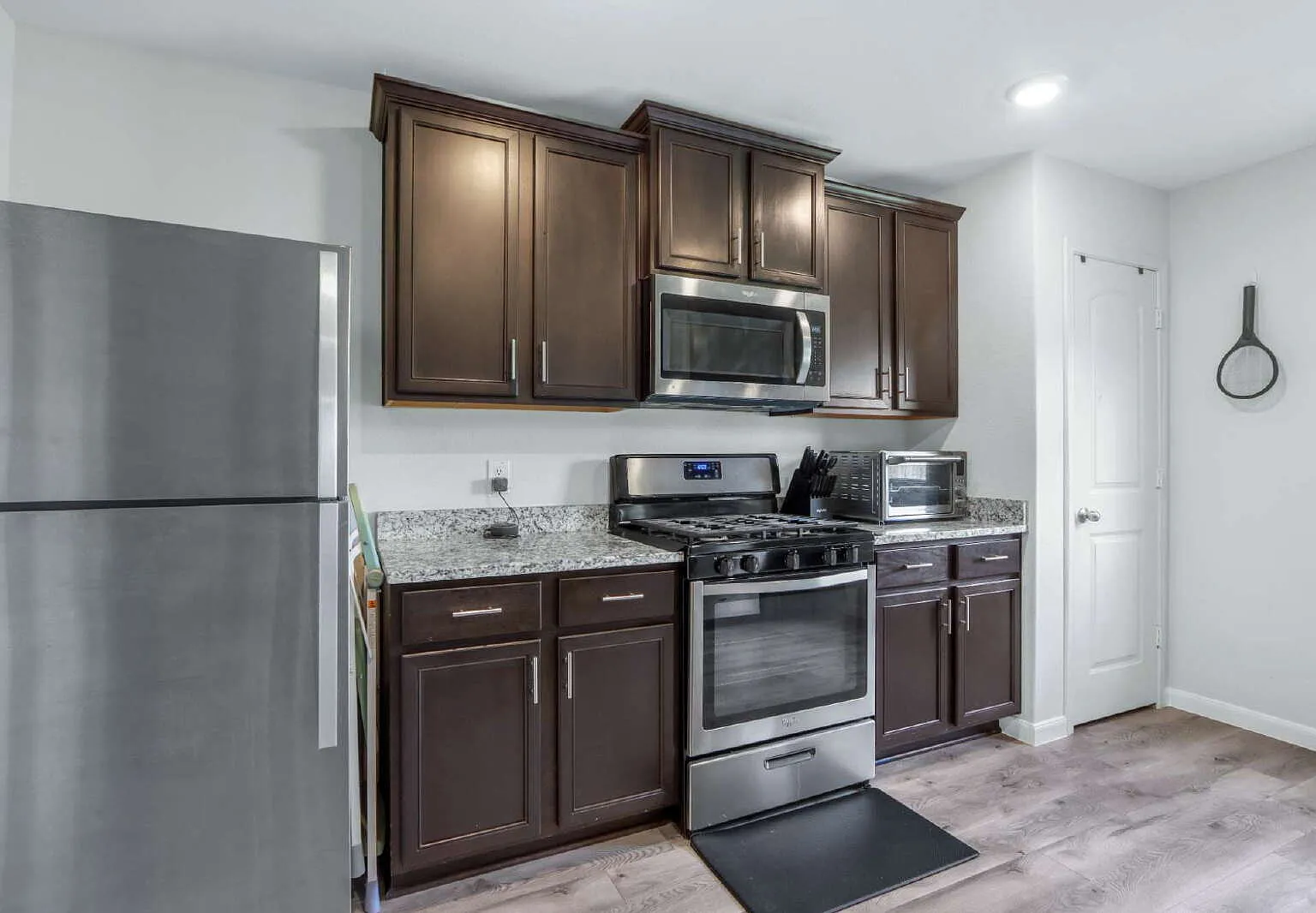 3 bed, 2.0 bath, 1428 sqft, $1,750 — Photo 2