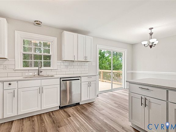 3rd image of 5109 Dermotte Ln