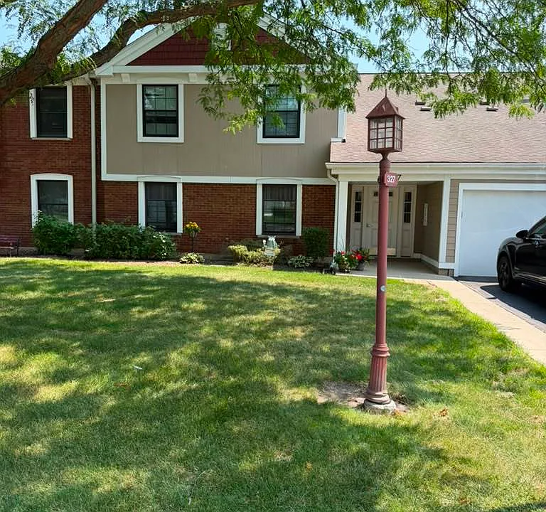327 Wildberry Ct #D2