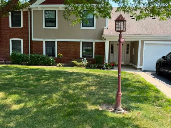 327 Wildberry Ct Unit D2, Schaumburg, IL 60193