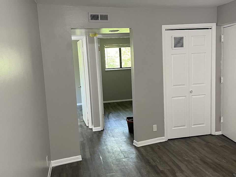 1st image of 1731 McArthur Ave APT 6