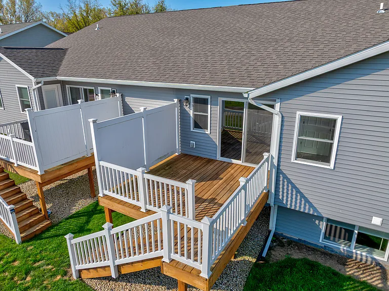 836 Thompson Dr — Photo 22