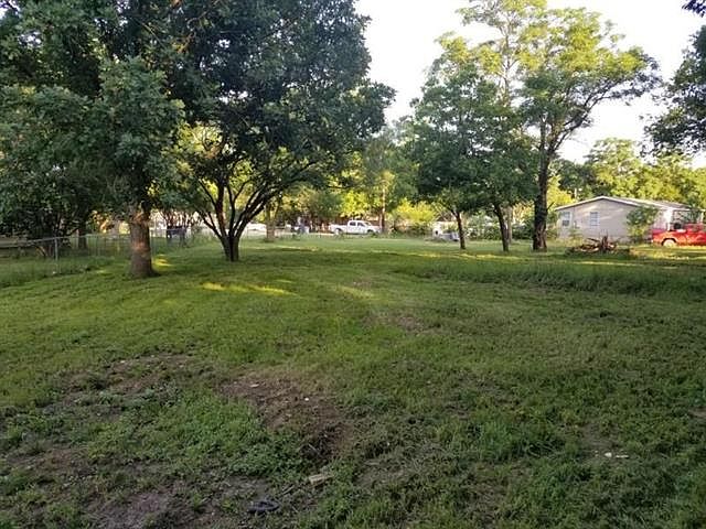 2nd image of 406 Twin Creek Cv