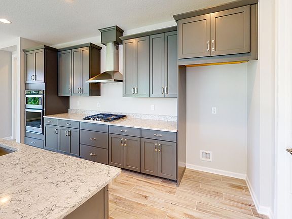 3rd image of 38 Cabot Pl