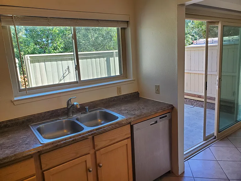1712 Las Raposas Ct — Photo 6