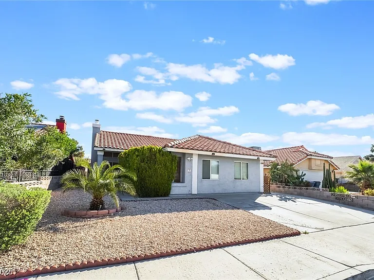7076 Gunslinger St — Photo 3