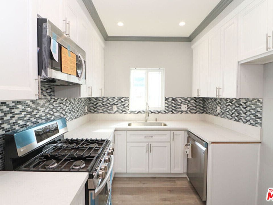 1st image of 415 N Harvard Blvd #413