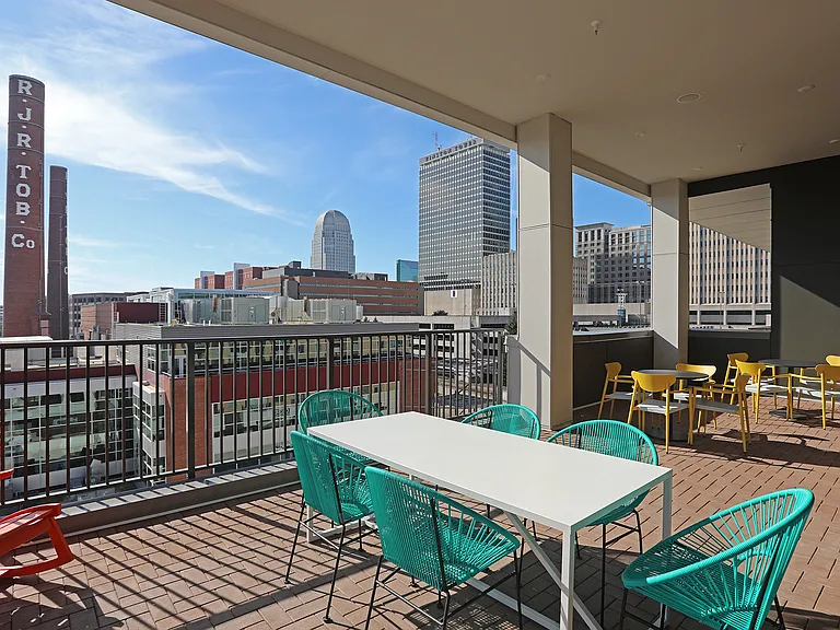 Link Apartments Innovation Quarter — Photo 11