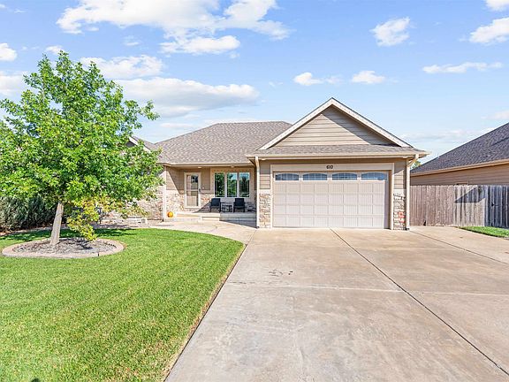 2nd image of 610 Quail Hollow Dr