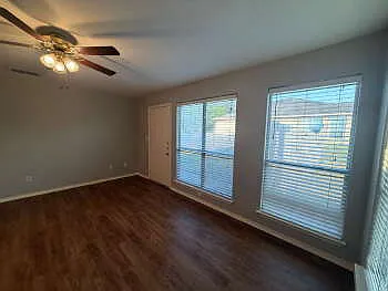 3 bed, 1176 sqft, $1,295 — Photo 3