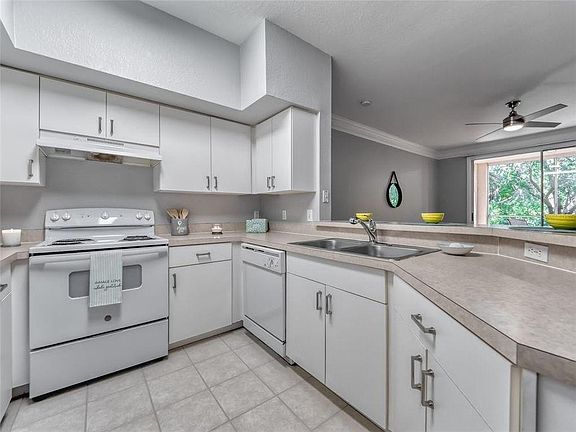 5th image of 4122 Central Sarasota Pkwy APT 1916