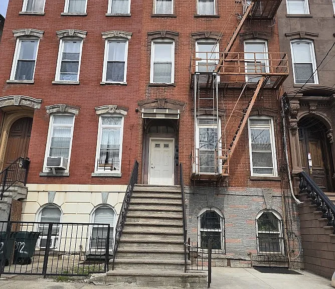 366 Forrest St #4A — Photo 3