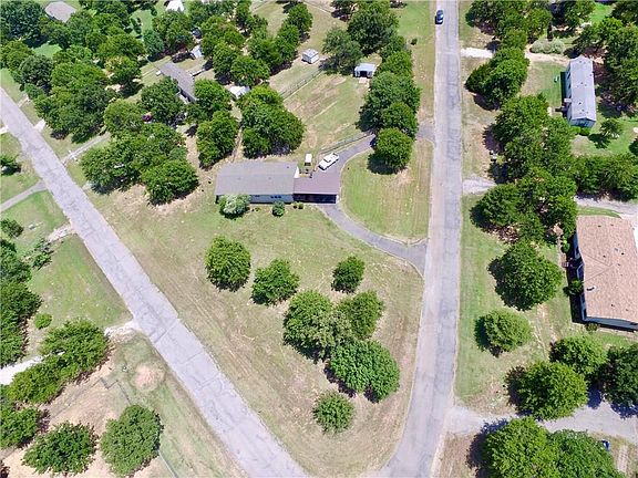5th image of 20300 SE 93rd St