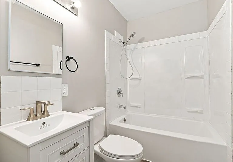 846-848 Reinhard Ave #846 — Photo 8