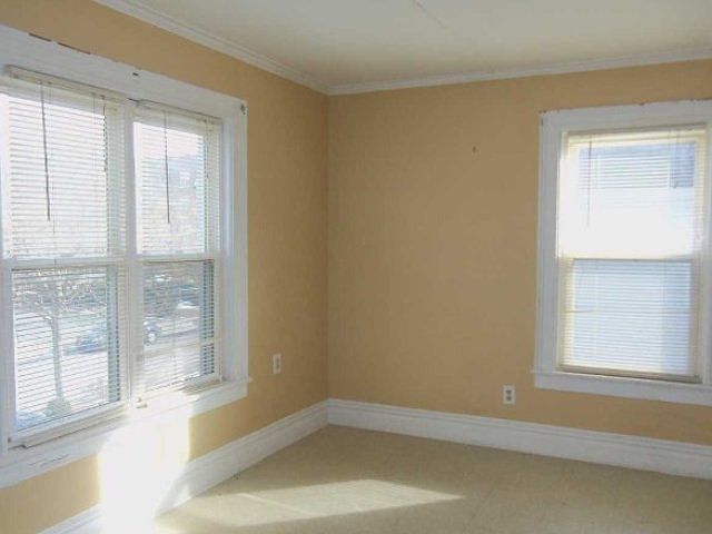 2nd image of 27 Wallace St
