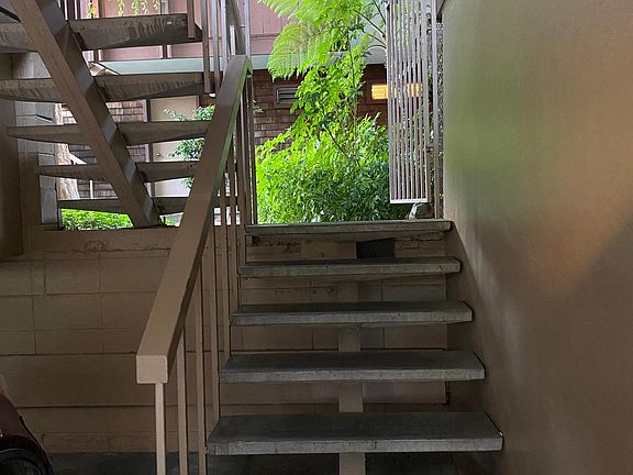 5th image of 525 Homer Ave