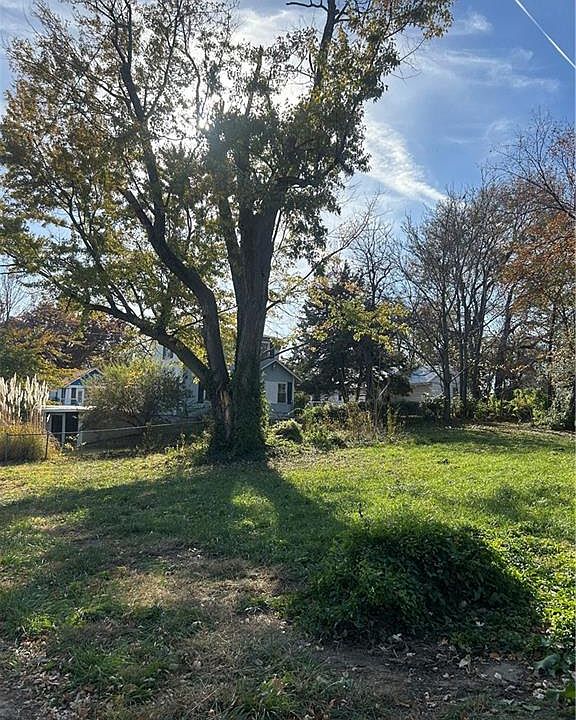 2nd image of 2332 Oakley Ave