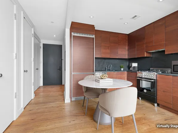 540 West 28th Street image 3 of 6