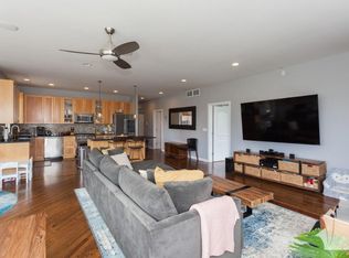 1904 W Division St, Chicago, IL 60622