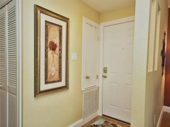 8200 Neely Dr APT 109, Austin, TX 78759