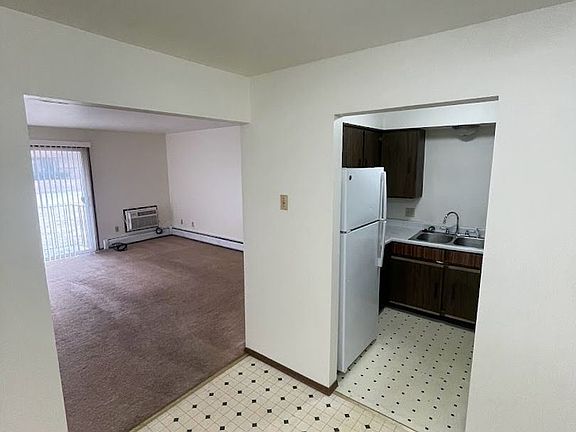 4th image of 313 Higgins Dr #2