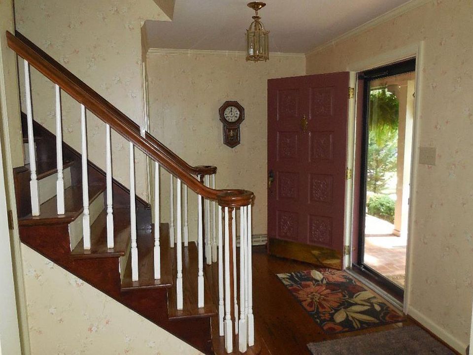 1st image of 904 Dundee Ct