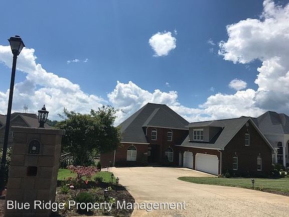 2nd image of 117 Lake Harbor Dr