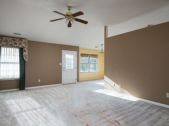 4th image of 429 Parkside Dr