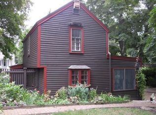 24 Topsfield Rd, Ipswich, MA 01938