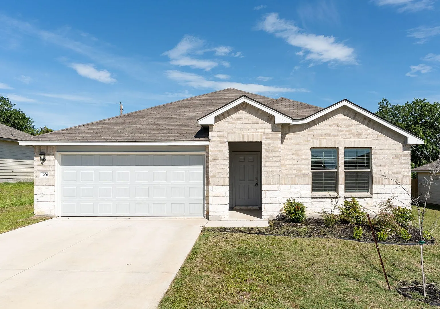 4906 Karen Green Dr. — Photo 1