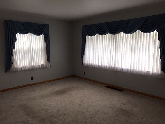 5th image of 409 Englewood Ave