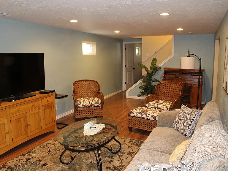 2787 S Benton St — Photo 36