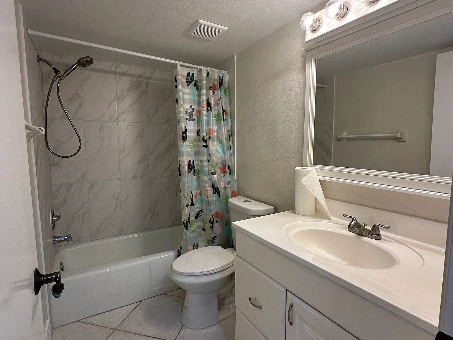 2 bed, 1605 sqft, $1,700 — Photo 4