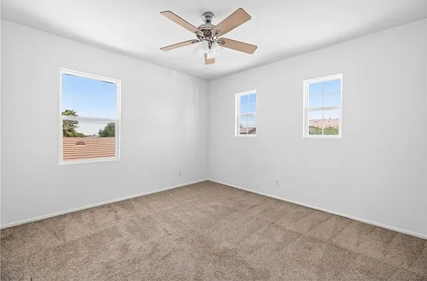 39221 Chantilly Ln — Photo 18