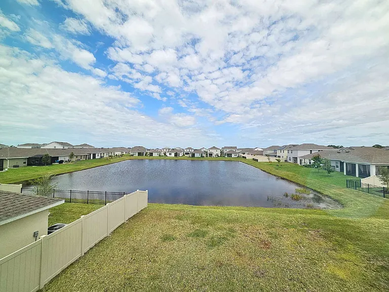 1109 Canfield Cir SE — Photo 16