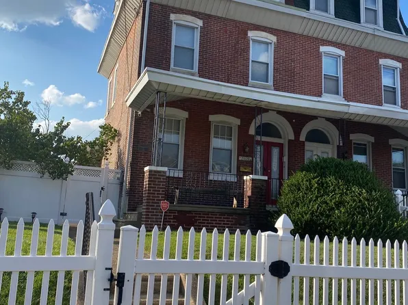 7024 Tulip St, Philadelphia, PA 19135