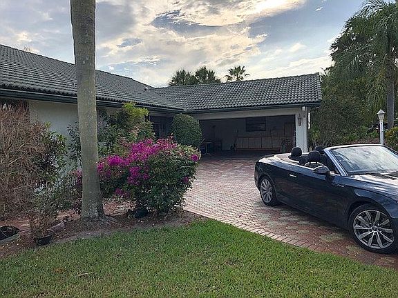 4th image of 4526 Saint Andrews Dr