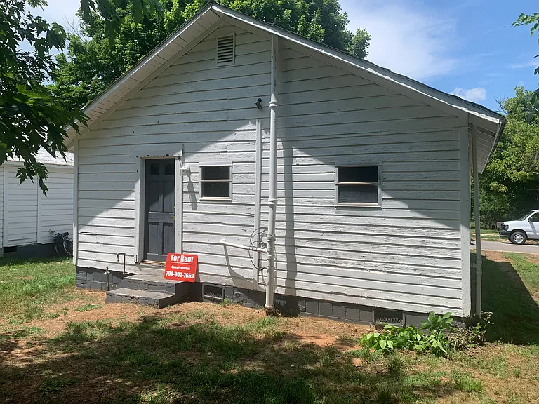 1203 Alexander St — Photo 3