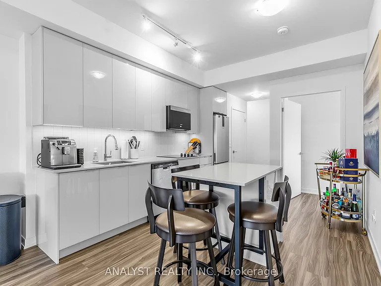 498 Caldari Rd #522 — Photo 4