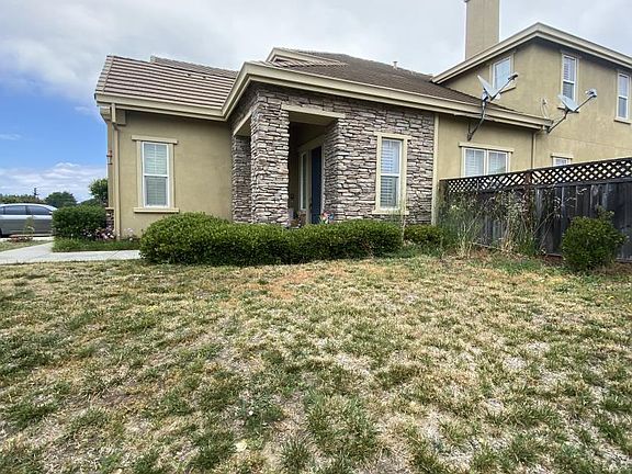2nd image of 9760 Coyote Moon Ln