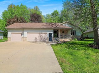 233 Burning Tree Ct, Wrightstown, WI 54180