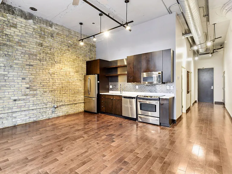 618 Washington Ave N #200 — Photo 8