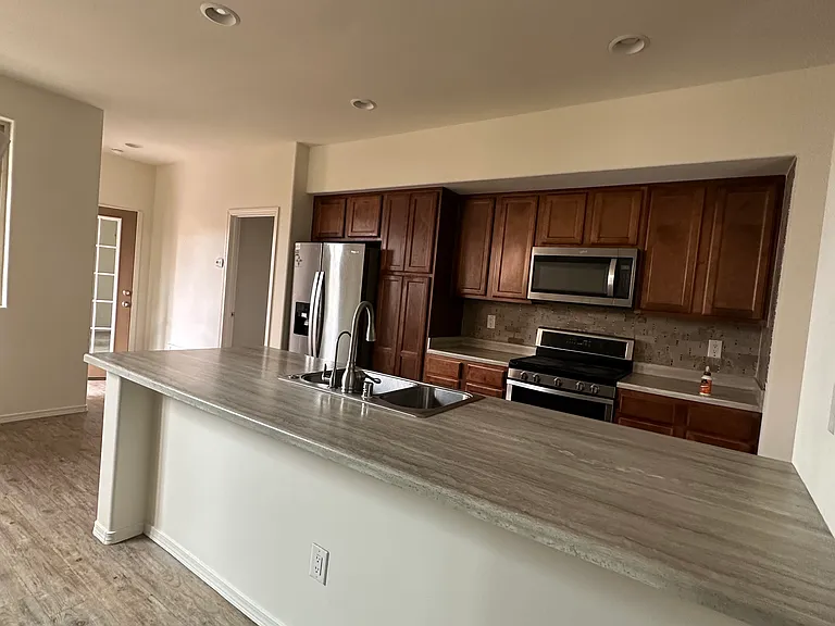 37 Oshara Blvd — Photo 8