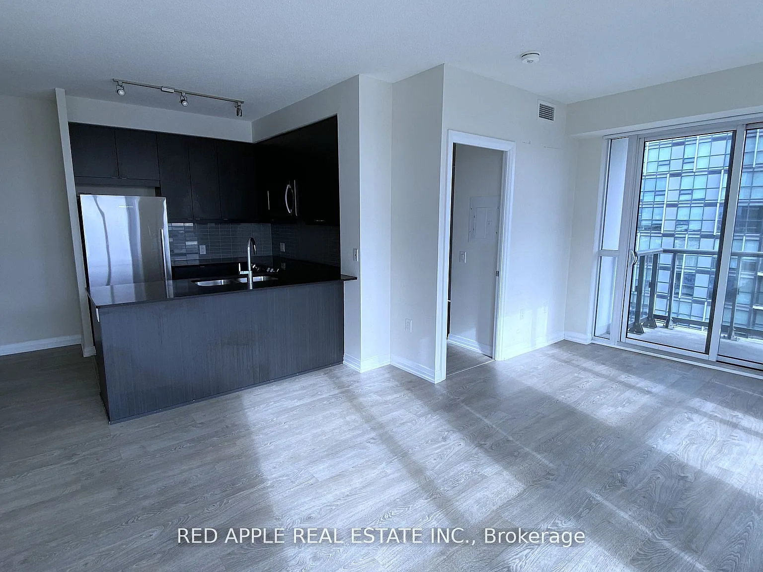 Cypress at Pinnacle Etobicoke — Photo 4