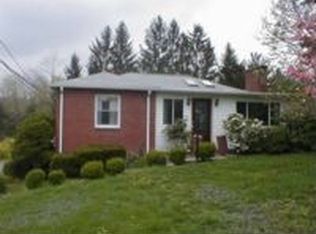 16 Evelyn Dr, Coraopolis, PA 15108