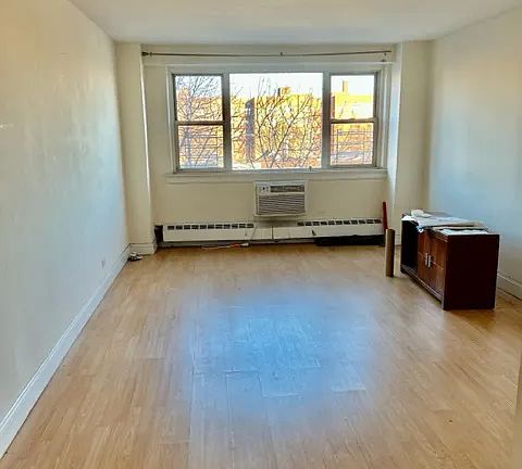 3rd image of 89-00 170th St #5