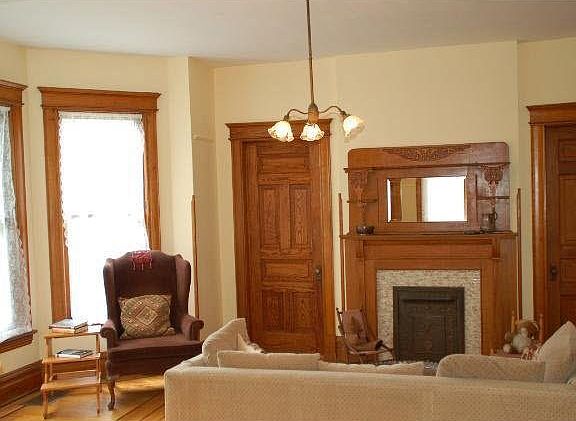 5th image of 206 Winona Street