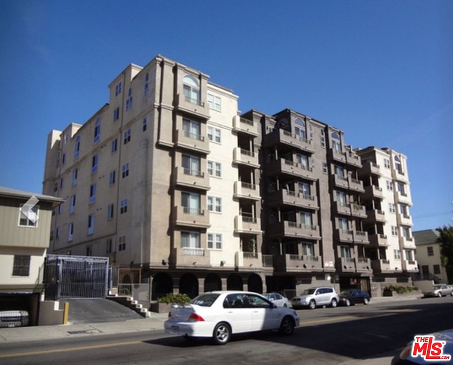 1st image of 848 S Irolo St #206
