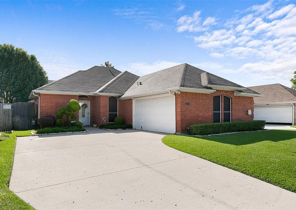 1st image of 2209 Ashwood Ct